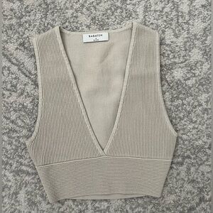 Aritzia Sculpt Knit Deep V Tank - SMALL